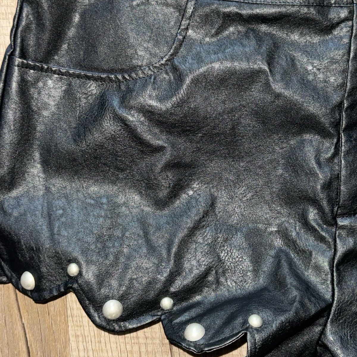 Musera Scalloped Faux Leather Short 5