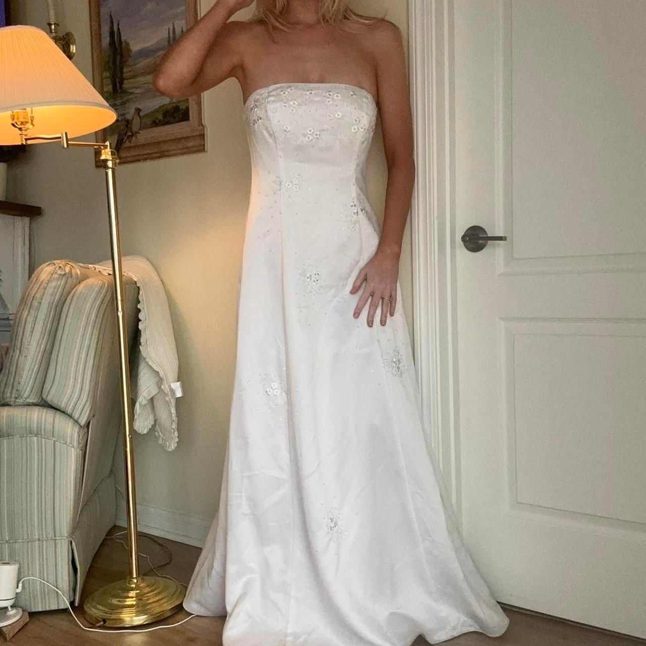 Y2K Vintage White Strapless A-Line Wedding Prom Dress with Floral Embroidery 5