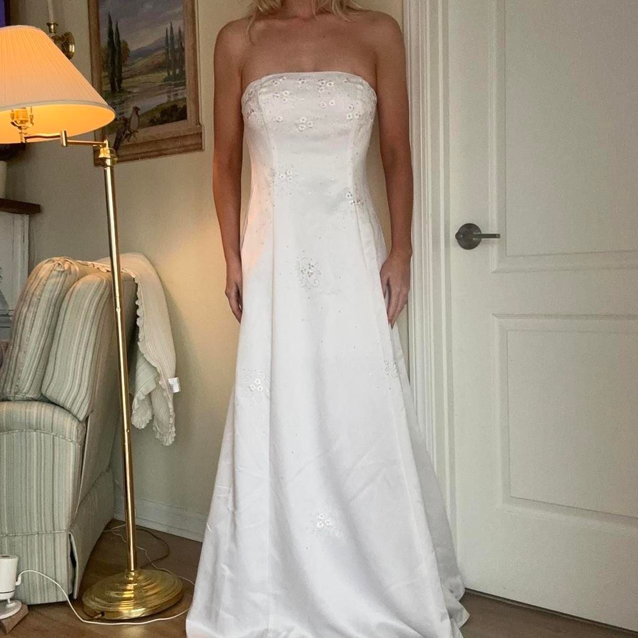 Y2K Vintage White Strapless A-Line Wedding Prom Dress with Floral Embroidery 6