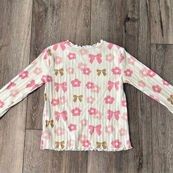 Girls long sleeve lightweight floral accent top