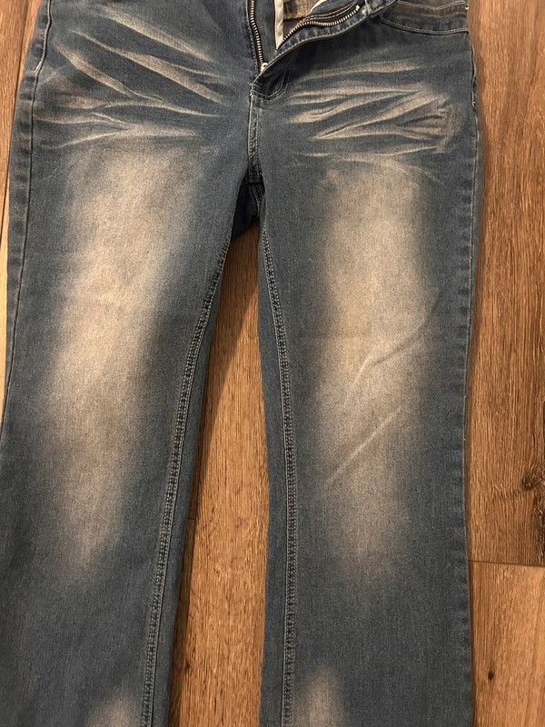 Women’s Distressed Boot Cut Jeans 3