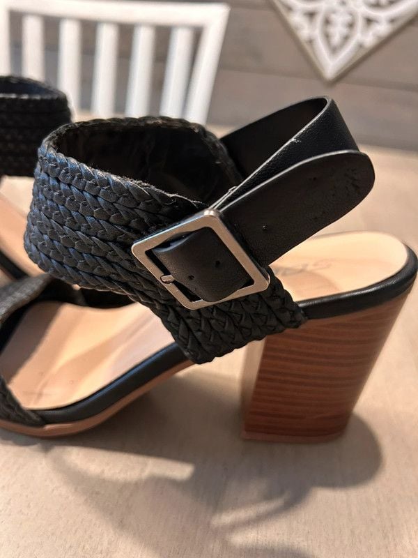 Women’s Soda Brand Open Toed 3 Inch Heel Sandals 7