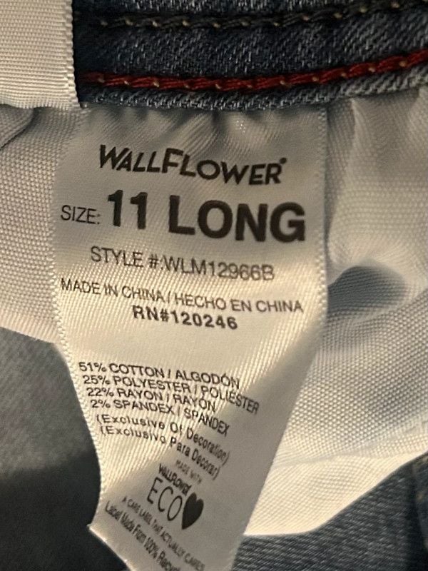 Women’s Wallflower Flare Bottom Jeans 9
