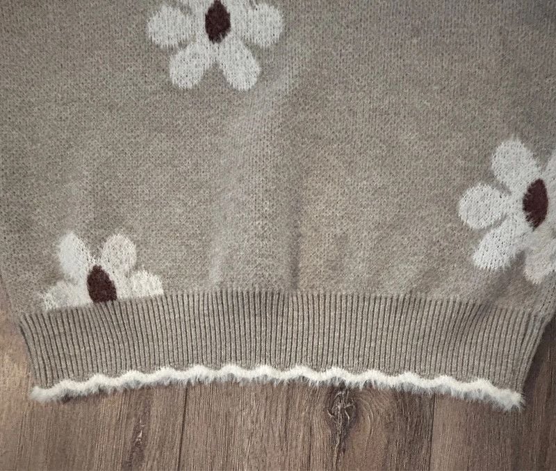 Women’s Long Sleeve Sweater 9