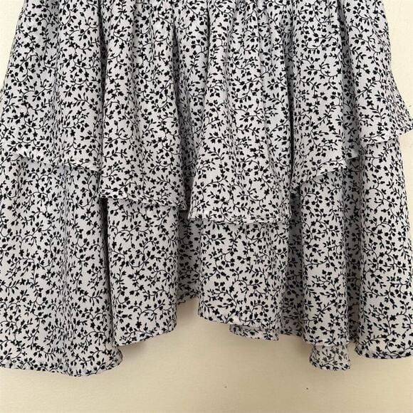 ZAFUL White Black Flounce Smocked Floral Skirt A-line Layered Women's Size 6 6