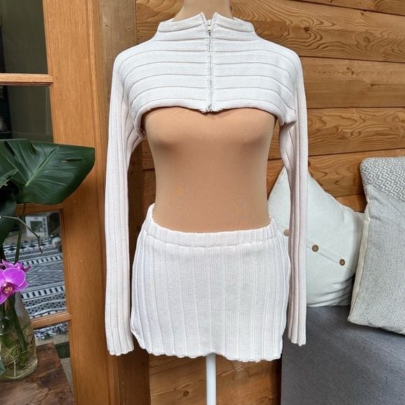 🌸3/$15🌸 Ivory Ribbed Knit Zip Front Cropped Sweater & Mini Skirt Cord Set Size S 3
