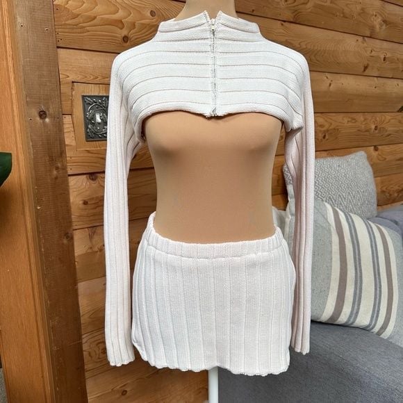🌸3/$15🌸 Ivory Ribbed Knit Zip Front Cropped Sweater & Mini Skirt Cord Set Size S 8