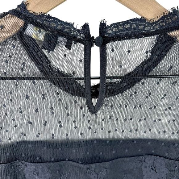 Suzanne Betro Black Lace Dot Mesh Mock Neck Sleeveless Top Womens Size M 6