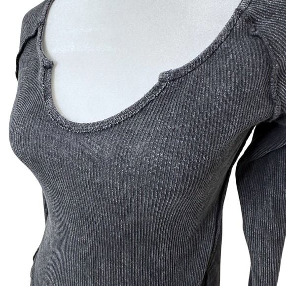 We The Free Free People Washed Charcoal Ribbed Notched Neck Long Sleeve Top XS 4