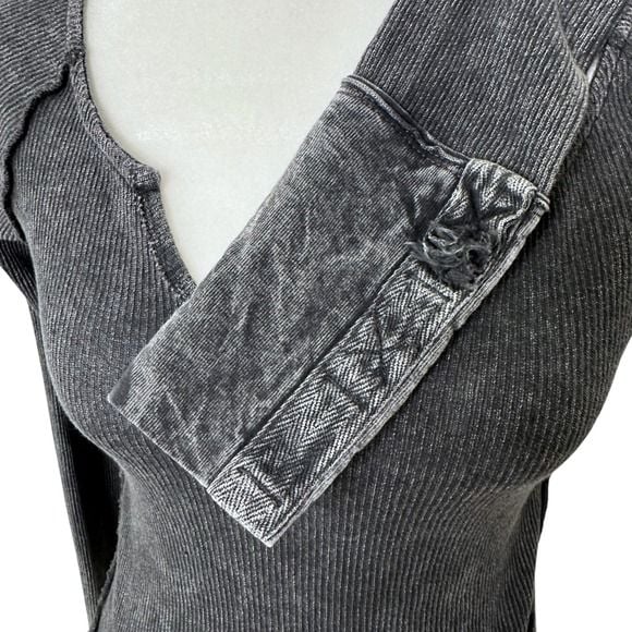 We The Free Free People Washed Charcoal Ribbed Notched Neck Long Sleeve Top XS 6