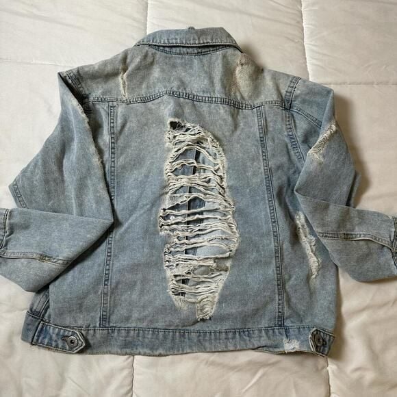 Distressed Light Wash Denim Jacket Women’s Small Ripped Back Casual Layering 10