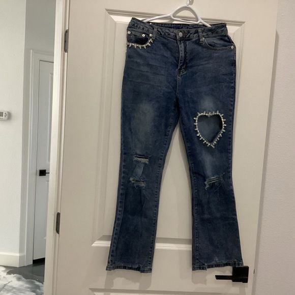 blueb. Heart-Appliqué Straight Leg Jeans iwith jewels - Size S - NWT 9