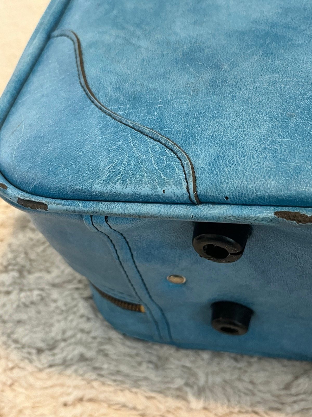 vintage blue zip around suitcase 8