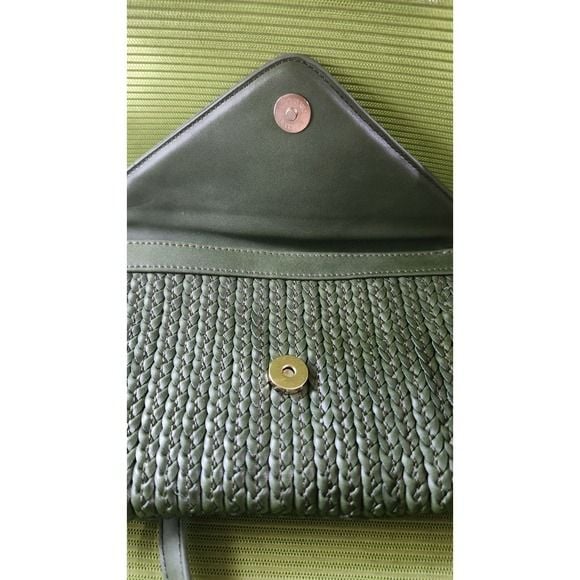 Urban Expressions Green Crossbody Purse β Vegan Leather Woven Envelope Bag 3