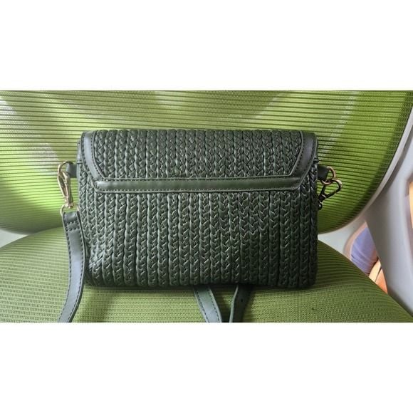 Urban Expressions Green Crossbody Purse β Vegan Leather Woven Envelope Bag 4
