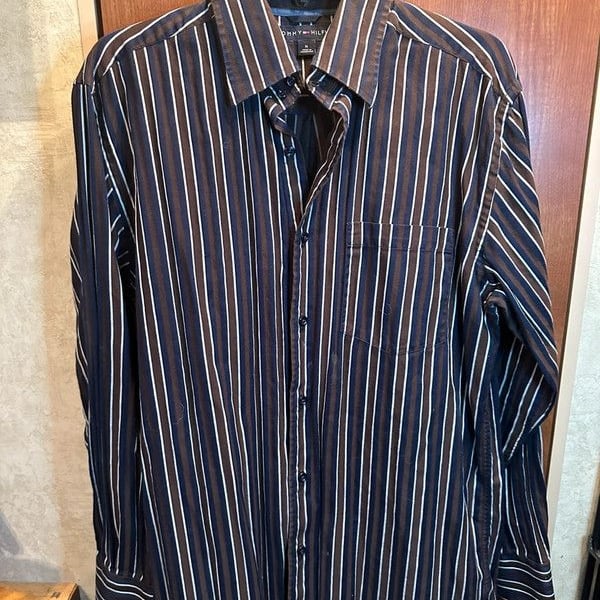 Tommy Hilfiger Men’s Medium Classic Fit Striped Button Front Dress Shirt Navy Brown White