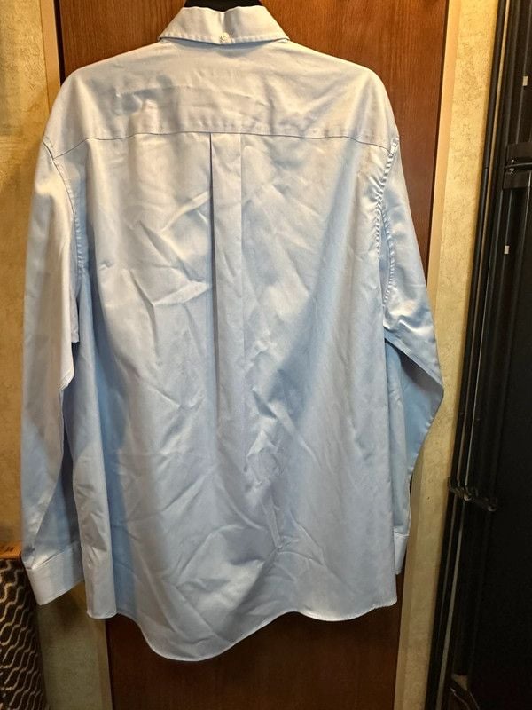 Duluth Trading Wrinklefighter Men’s Large Light Blue Button Down Shirt 100% Cotton 3