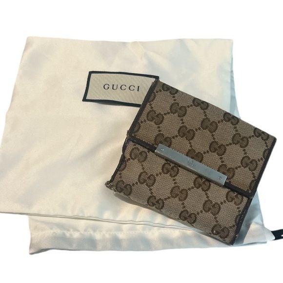 π Gucci Compact Wallet with Dustbag 3