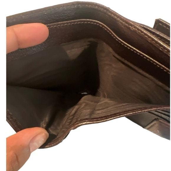 π Gucci Compact Wallet with Dustbag 6