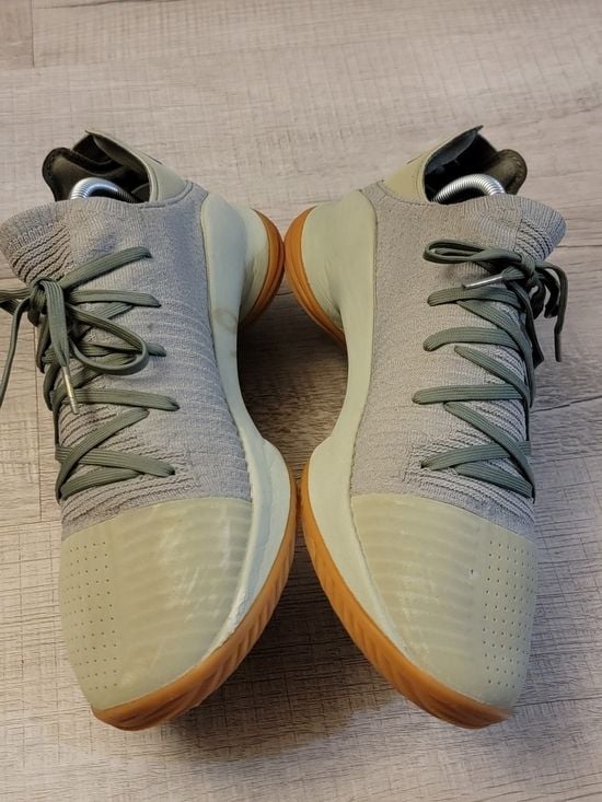 Under Armour Olive Green Athletic Shoes with Gum Outsole 6