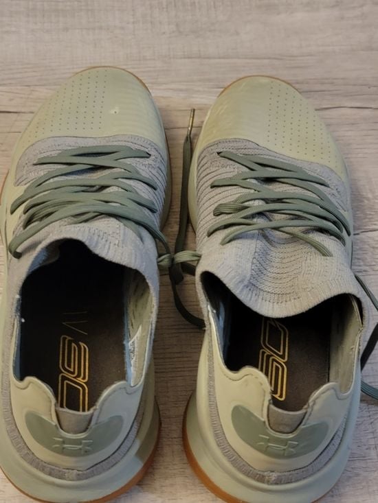 Under Armour Olive Green Athletic Shoes with Gum Outsole 7