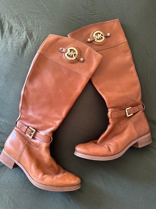 Michael Kors Women's Leather Boots - Style #AA13G, Size 7.5, Rgt Zipper Replaced 2