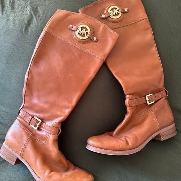 Michael Kors Women's Leather Boots - Style #AA13G, Size 7.5, Rgt Zipper Replaced
