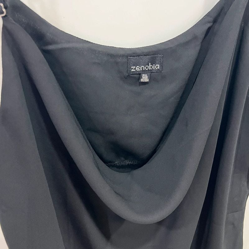Black cleavage blouse 4
