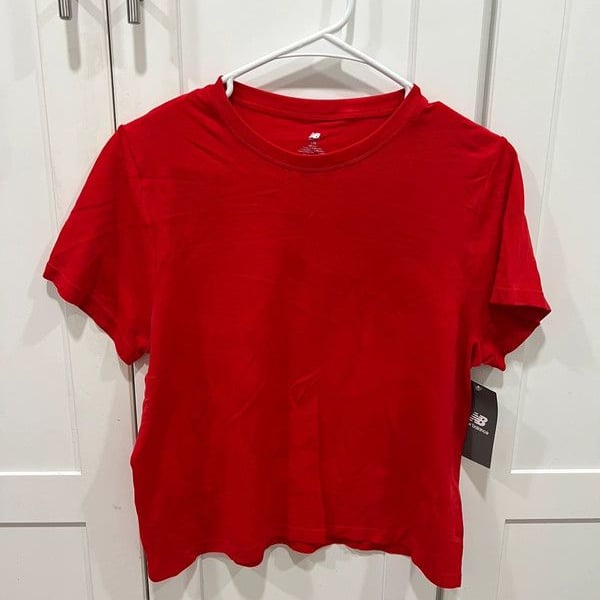 New balance flower red shirt