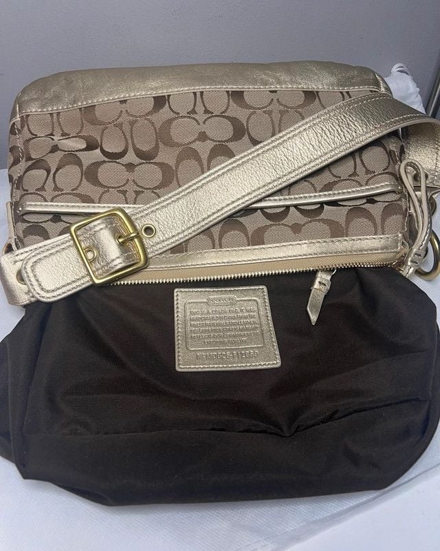 Coach legacy purse and wallet 9