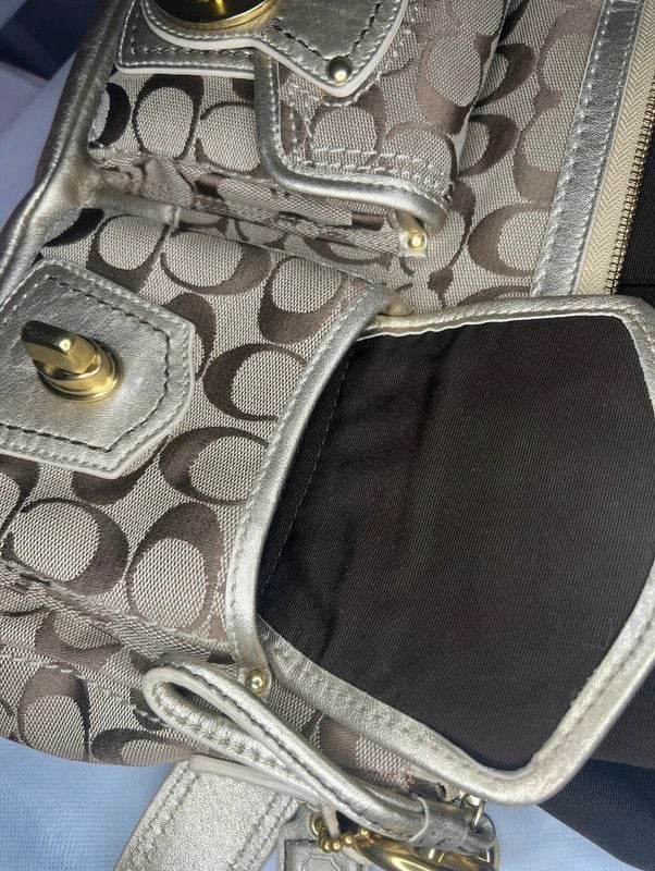 Coach legacy purse and wallet 11