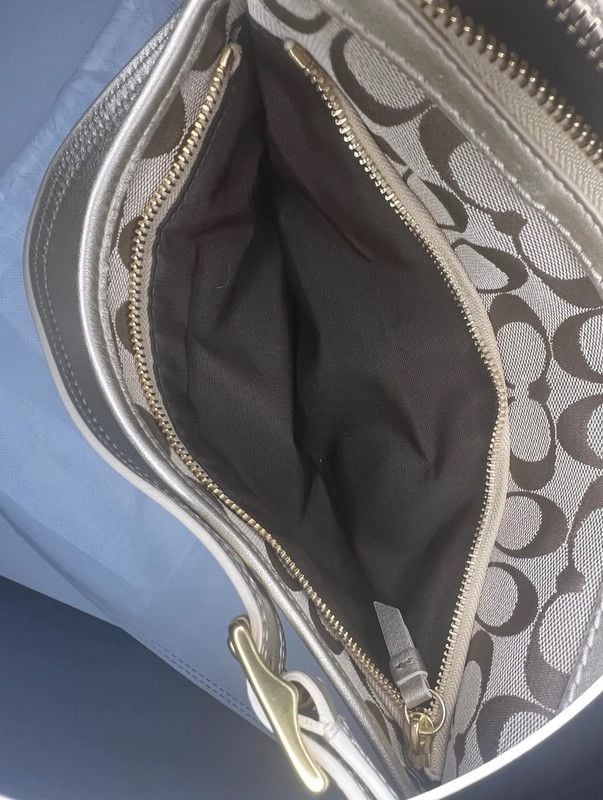 Coach legacy purse and wallet 12
