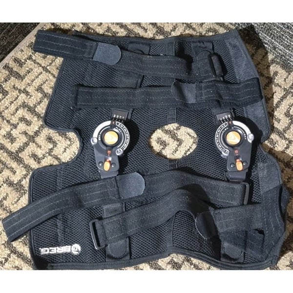 Breg T-Scope Premier Knee Brace Post-Op Hinged Support โ Adjustable ROM