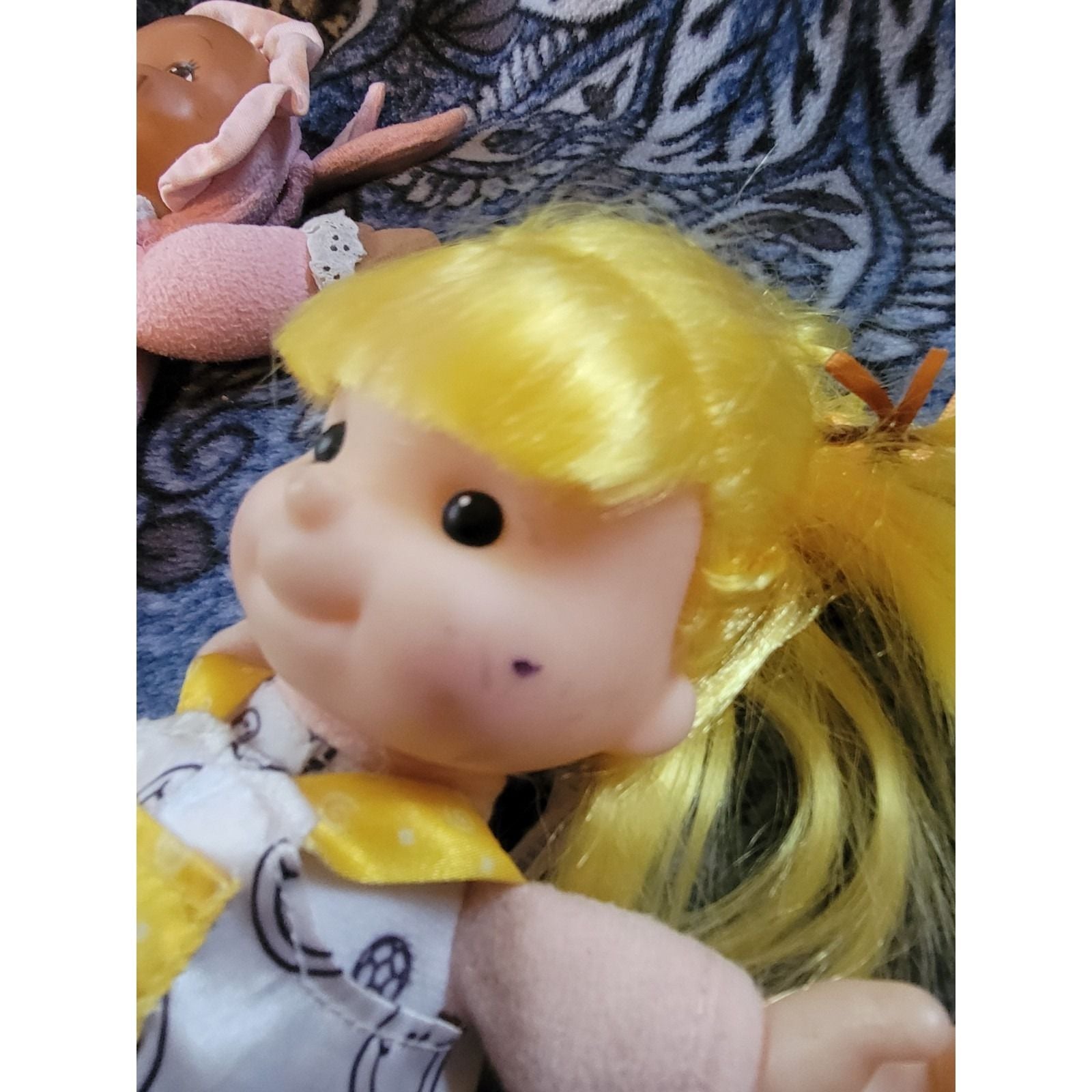 Fisher-Price Smiley Kids Doll Blonde Hair Yellow Outfit 2000 Mattel Vintage 3