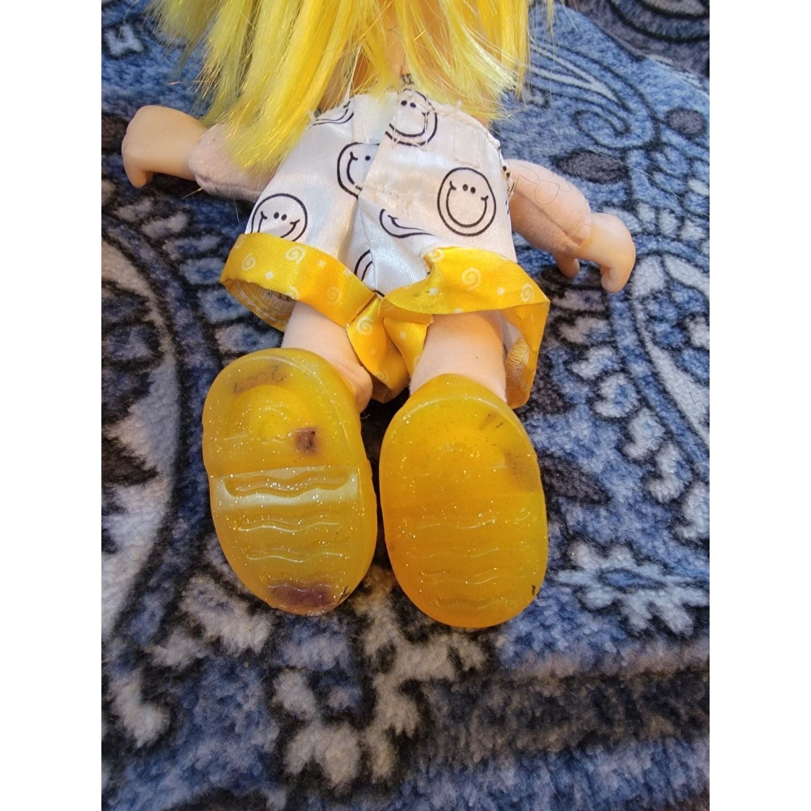 Fisher-Price Smiley Kids Doll Blonde Hair Yellow Outfit 2000 Mattel Vintage 6