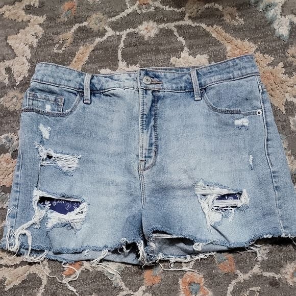 Old Navy Blue Jean Shorts Distressed Raw-Edge Hem 2