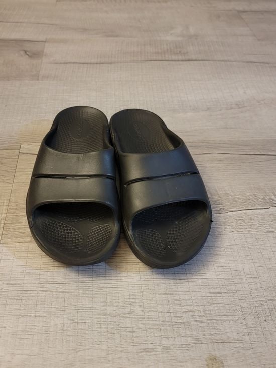 OOFOS Black Women's Slide Sandals 2