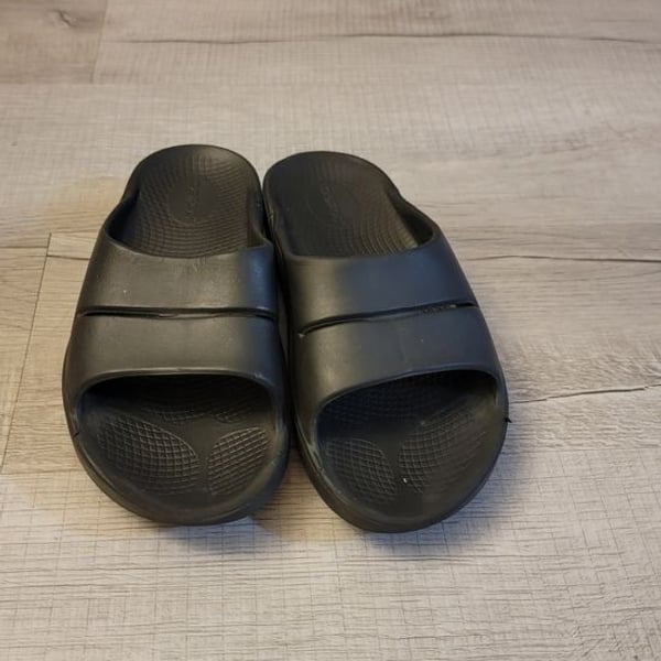 OOFOS Black Women's Slide Sandals