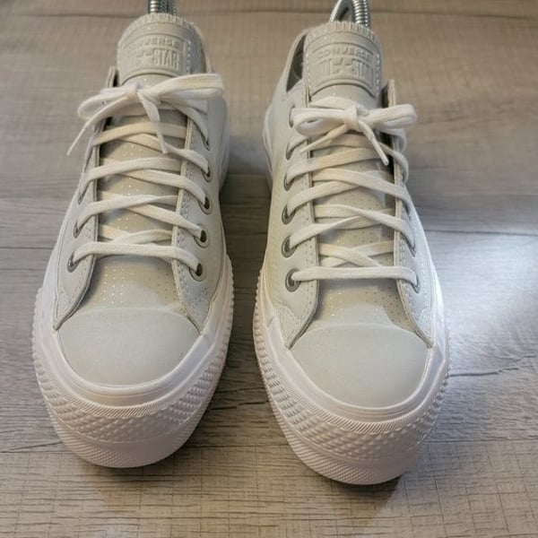 Converse Chuck Taylor All Star Low Top Sneakers - White