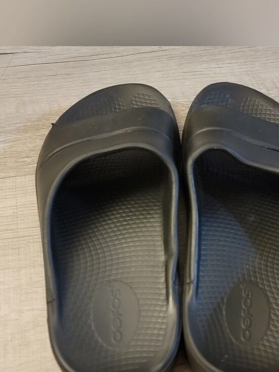 OOFOS Black Women's Slide Sandals 7