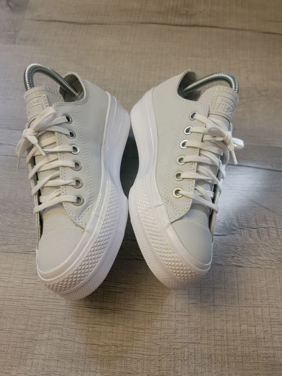 Converse Chuck Taylor All Star Low Top Sneakers - White 7