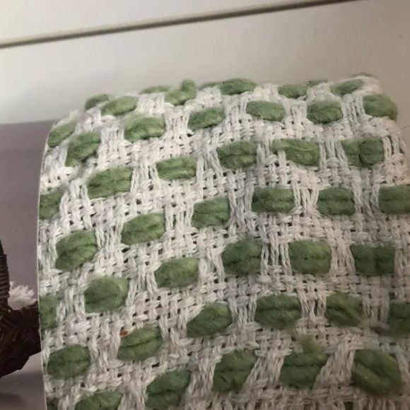 Celebrate Easter Table Runner 14*72 green and white 1