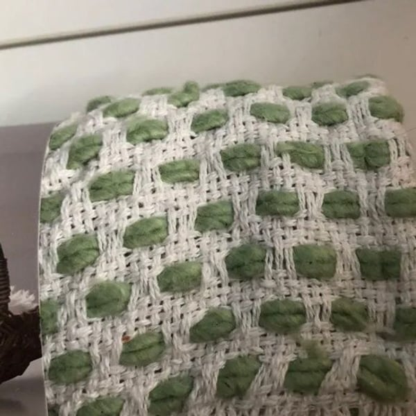 Celebrate Easter Table Runner 14*72 green and white