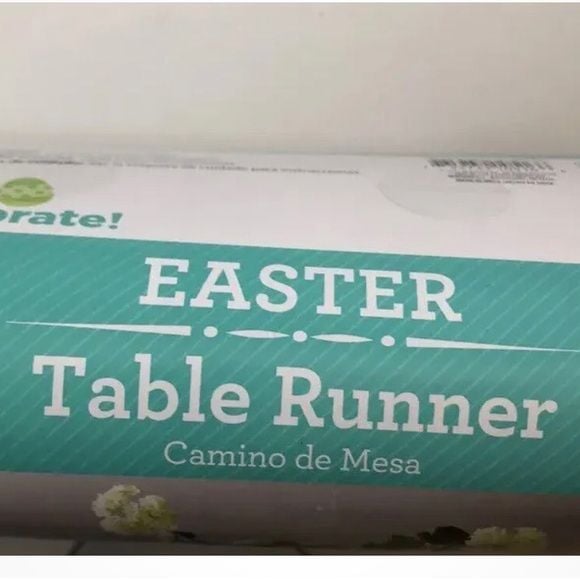 Celebrate Easter Table Runner 14*72 green and white 4
