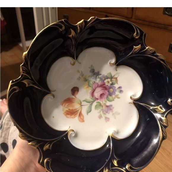 JL Menau GrafVon Henneberg Porzellan Echt Kobalt Scalloped Gold Trim Floral Bowl 2