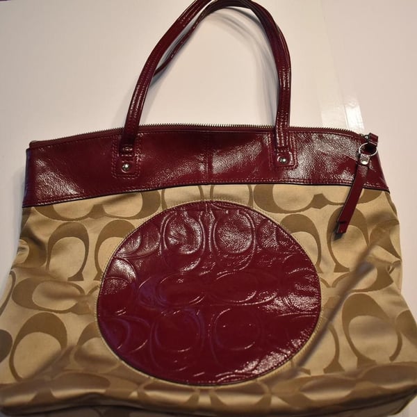 Coach Signature Stripe Patent Tote Bag F18335 Khaki Berry