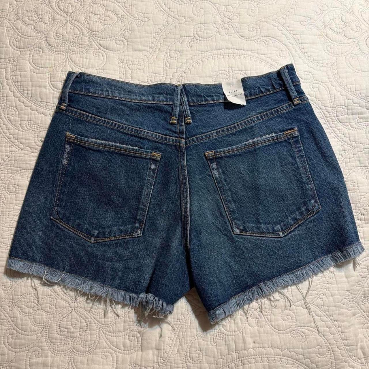 Good American Raw Hem Distressed Denim Shorts Size 2 / 26 5