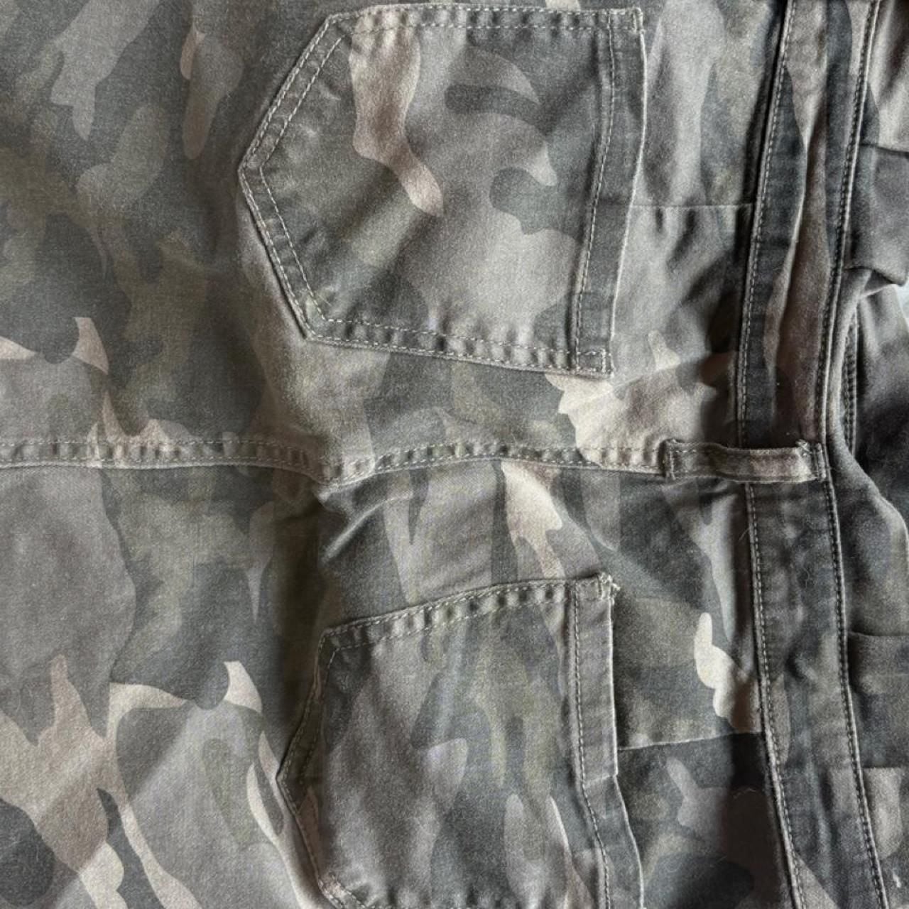 Blue Spice Camo Cargo Mini Skirt Size 7 2