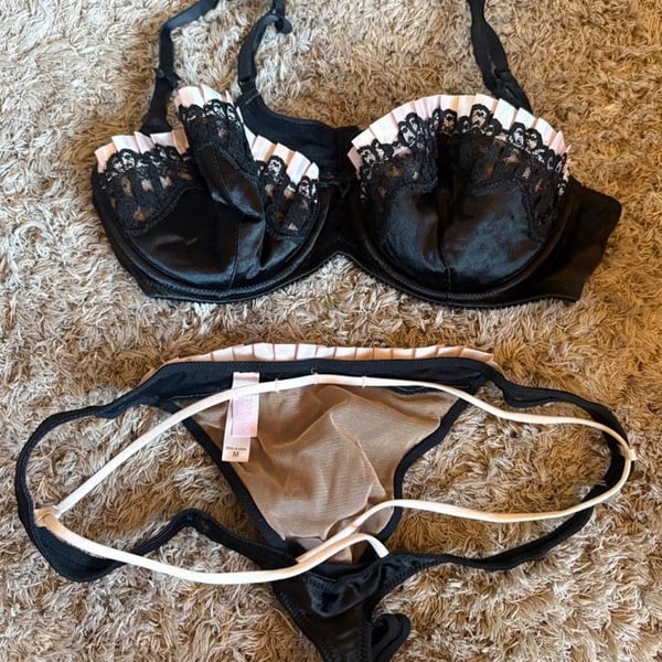 Victoria's Secret Black and White Lace Lingerie Set Size M