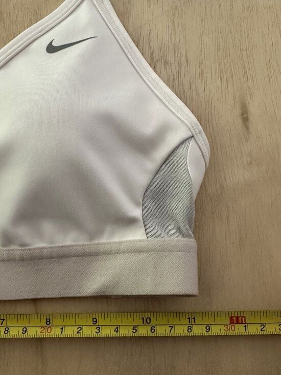 Nike Dry-Fit Women's Sportsbra 4